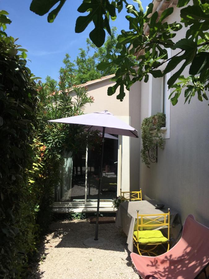 Le Clos Martin Eyragues Exterior photo