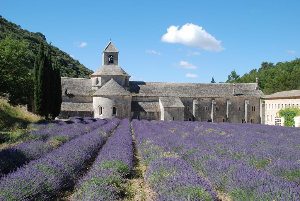 Le Clos Martin Eyragues Exterior photo