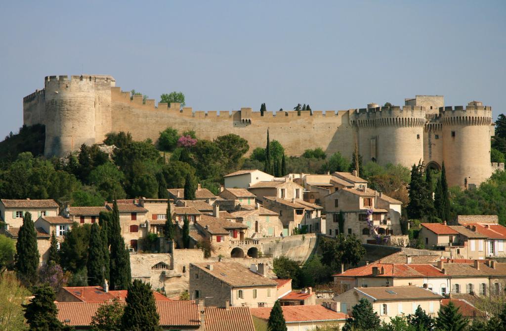 Le Clos Martin Eyragues Exterior photo